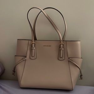 Michael Kors Voyager East/West Tote in Soft Pink